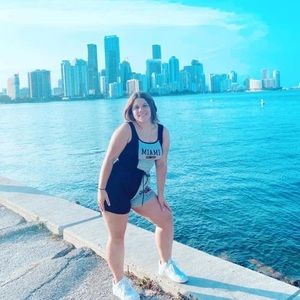 Meet your Posher, Ana carla